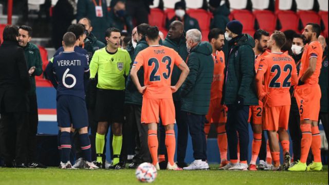 Futbol üzrə UEFA Çempionlar Liqasının "PSJ" ilə "Başakşehir" görüşündə qalmaqal baş verib