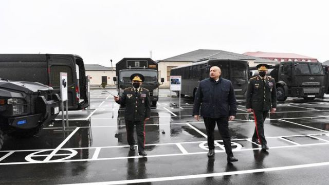 İlham Əliyev yeni hərbi hissənin açılışında - FOTO