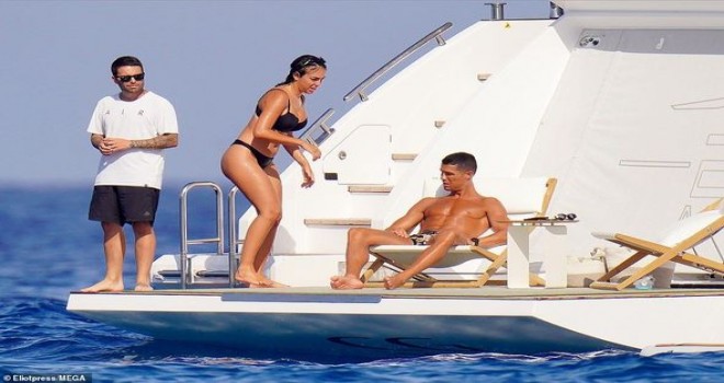 Ronaldo və model Corcina Rodriqez istirahətdə - FOTO