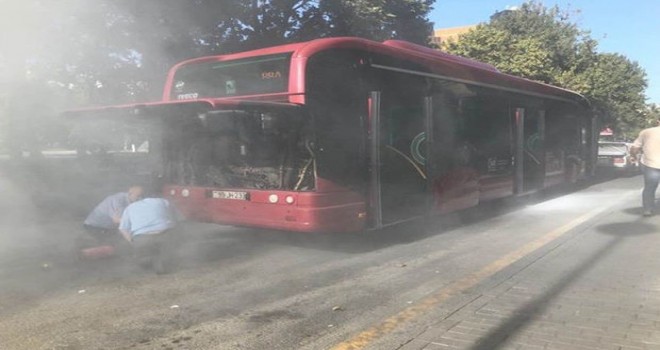 “BakuBus” MMC-nin sərnişin avtobusu yandı